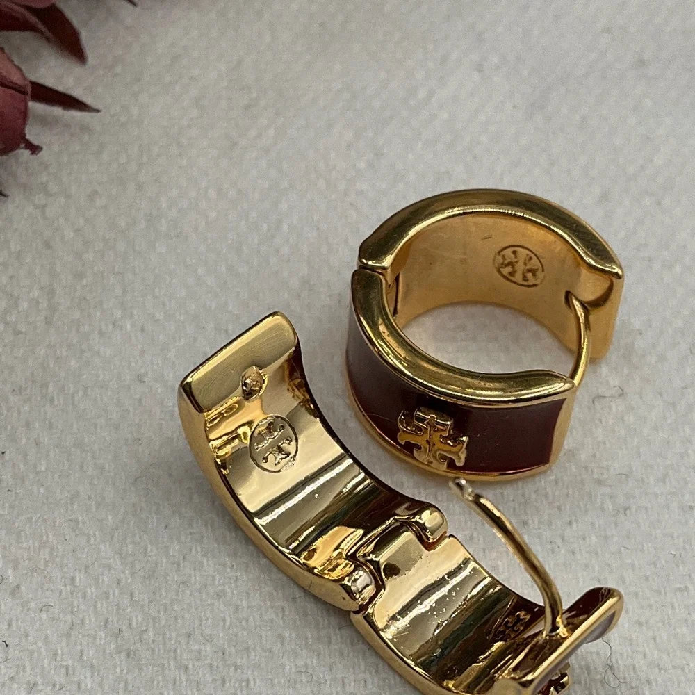 TORY BURCH Kira enamel huggie hoop earrings